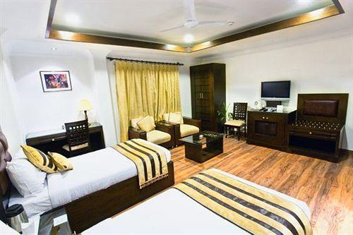 Hotel Aaron Castle New Delhi Exterior foto